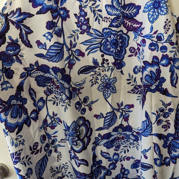 Great Feminine Summer Sundress - Picture 1 of 3